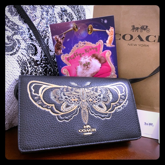 coach moth bag